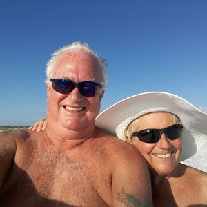 Meet your Posher, Dennis